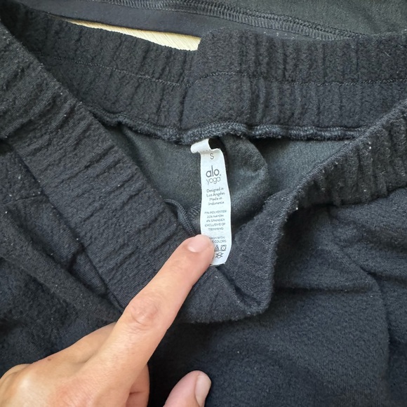 ALO Yoga Black Cozy Sweat Set - Picture 3 of 5